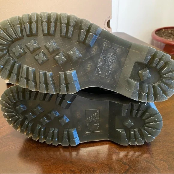 Dr. Martens 1461 CROC EMBOSS LEATHER PLATFORM SHOES - Picture 9 of 10